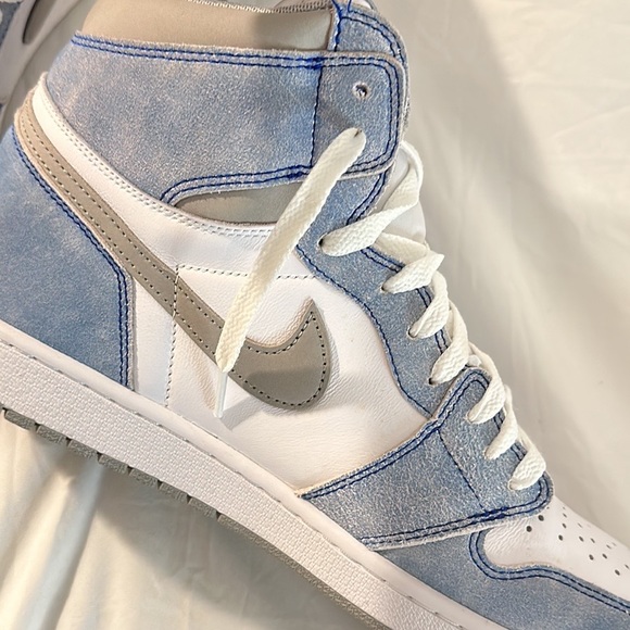 Authentic Air Jordan 1 Retro High OG GS - Picture 12 of 16